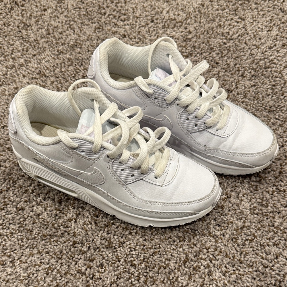 Kids White Nike Airmax